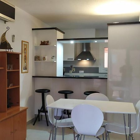 Bonito Apartamento, Con Piscina, Excelente Wifi Y Aire Acondicionado Pals Bagian luar foto