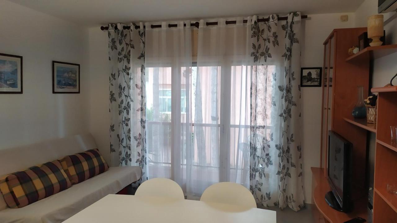 Bonito Apartamento, Con Piscina, Excelente Wifi Y Aire Acondicionado Pals Bagian luar foto