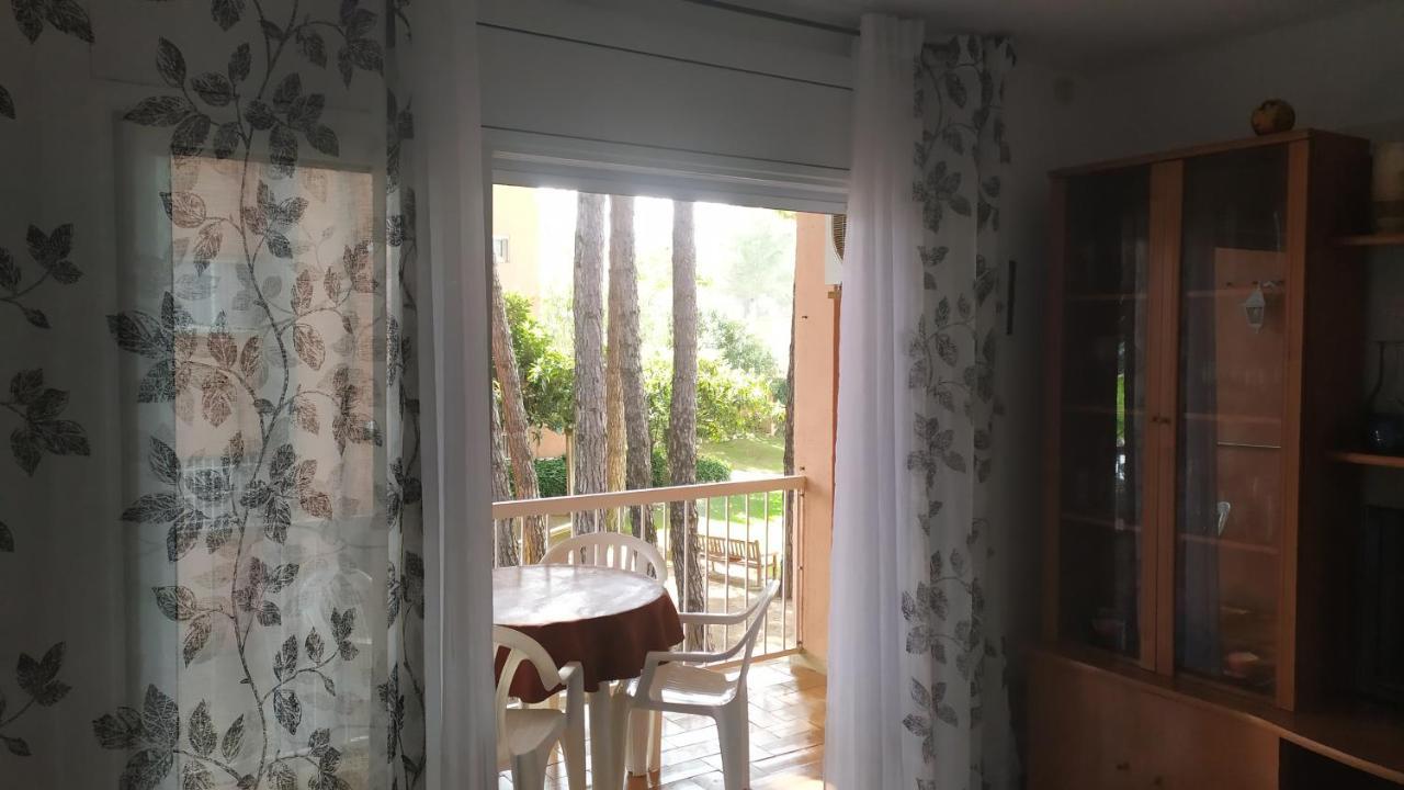 Bonito Apartamento, Con Piscina, Excelente Wifi Y Aire Acondicionado Pals Bagian luar foto