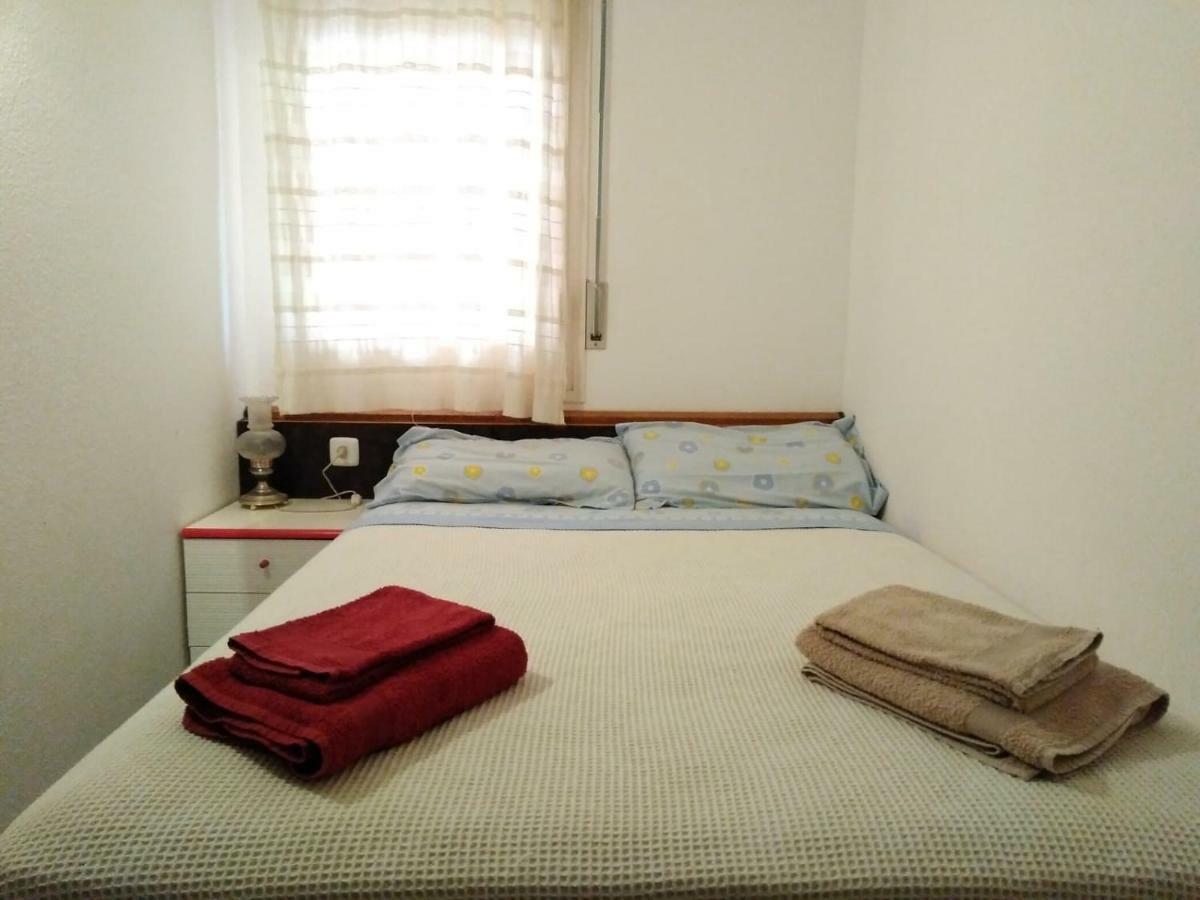 Bonito Apartamento, Con Piscina, Excelente Wifi Y Aire Acondicionado Pals Bagian luar foto